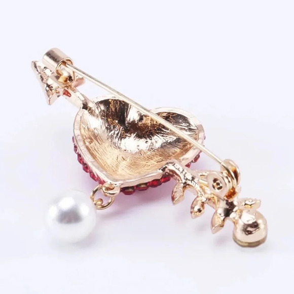 VQ VQ Heart Brooch - Picture 6 of 9